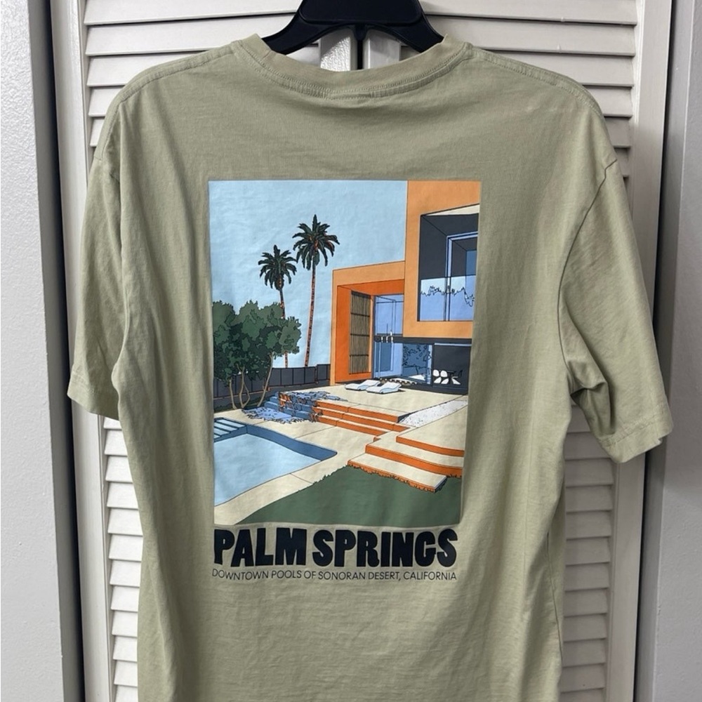 H&M t-shirt EUC (S-relaxed fit) - Picture 1 of 4